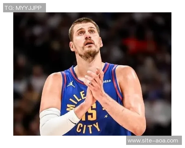 唐斯称约基奇为顶尖大个子期待在职业生涯阶段继续竞争的乐趣 唐斯称约基奇为顶尖大个子期待在职业生涯阶段继续竞争的乐趣