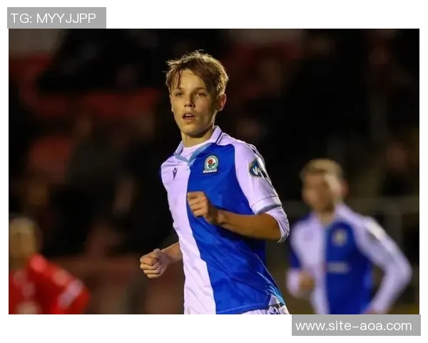 阿森纳密切关注布莱克本小将泰洪一年多正在积极进行转会谈判 阿森纳密切关注布莱克本小将泰洪一年多正在积极进行转会谈判